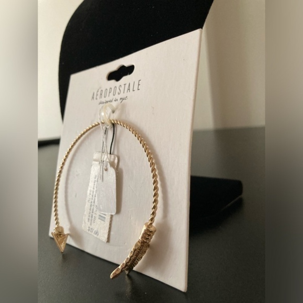 Aeropostale golden arrow bracelet